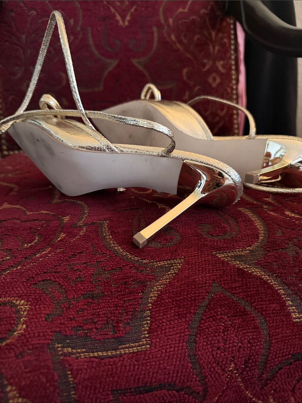 Gold Pointed-Toe Slingback Heels with Bow - Picture 6 of 8